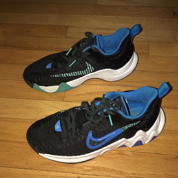 Nike Other - Nike Boys Giannis Immortality Basketball Shoes Sneakers